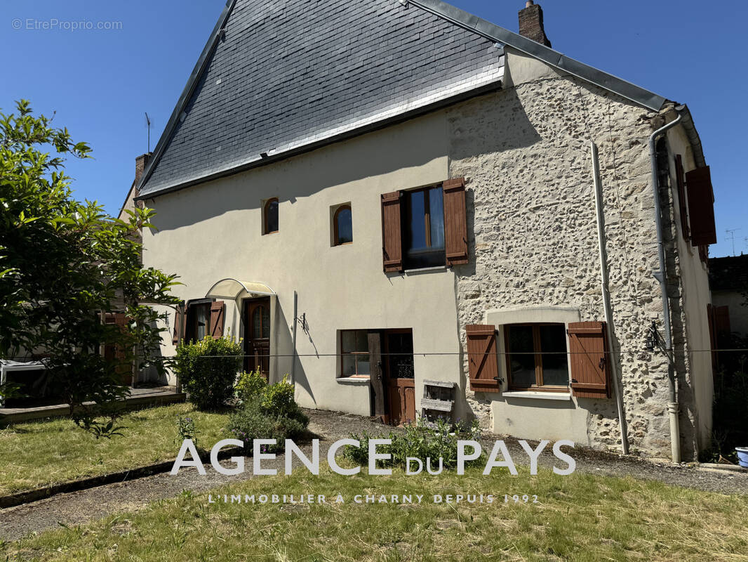 Maison à COURTENAY
