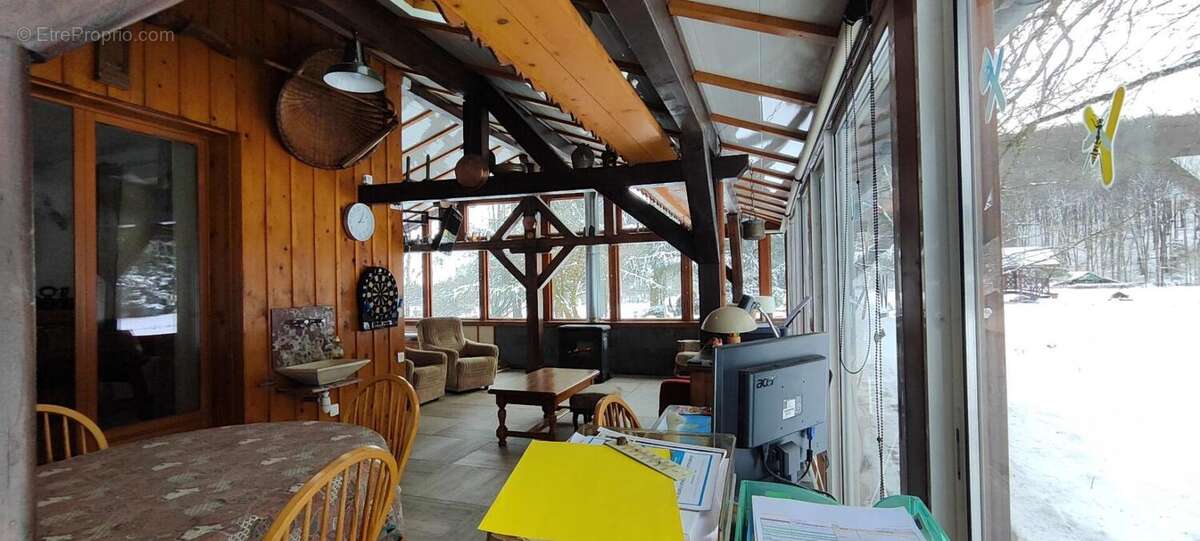 Maison à ROUGEMONT-LE-CHATEAU