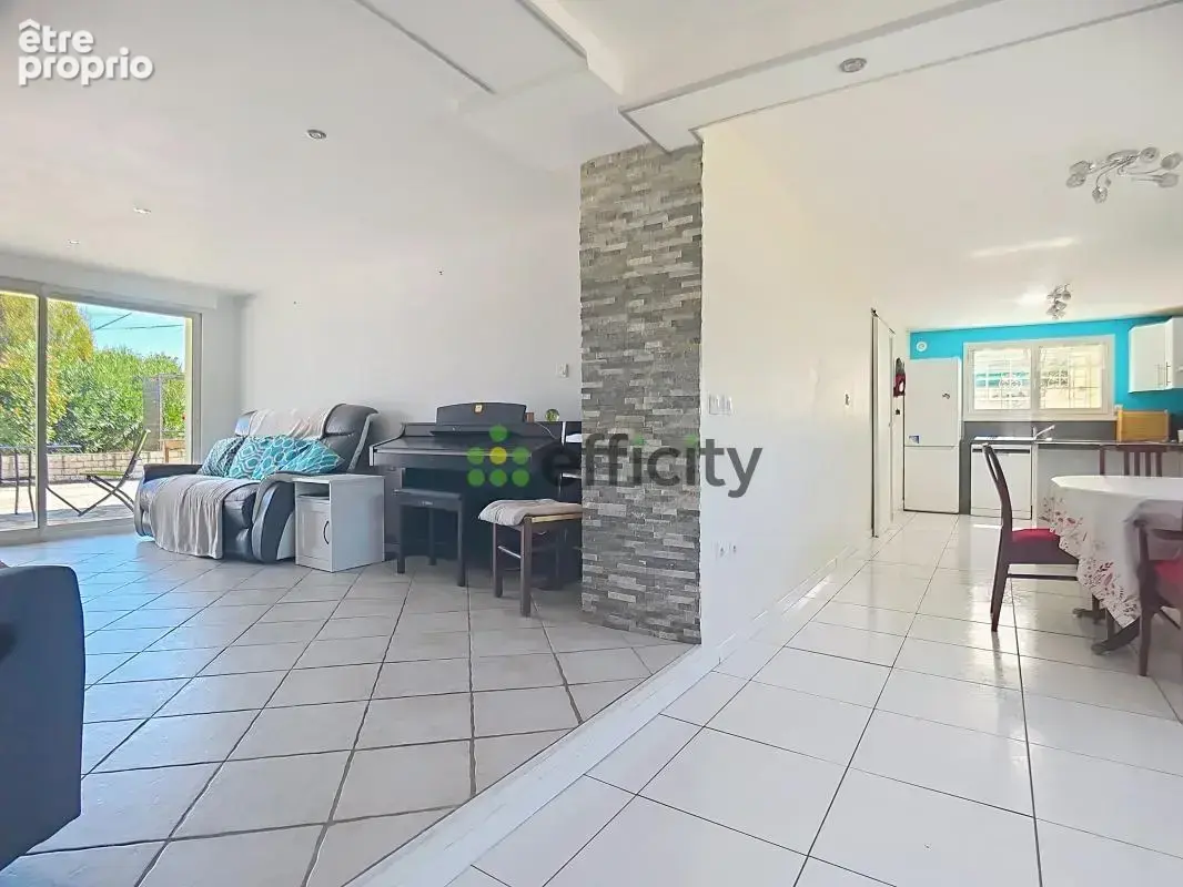 Maison 5 pièces 148 m² à vendre à Genilac (42800) - photo 2
