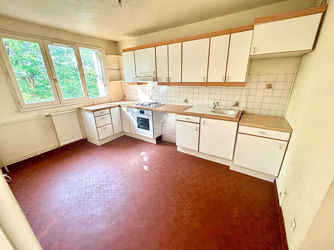 Appartement à VERNEUIL-SUR-SEINE