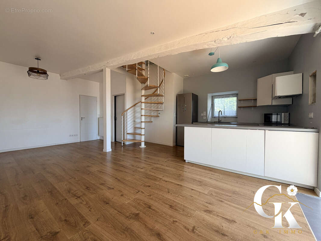 Appartement à CORENC