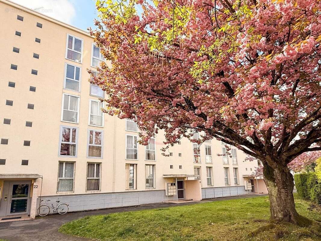 Appartement à BOURG-LA-REINE