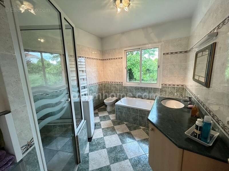 Maison à CHARLY