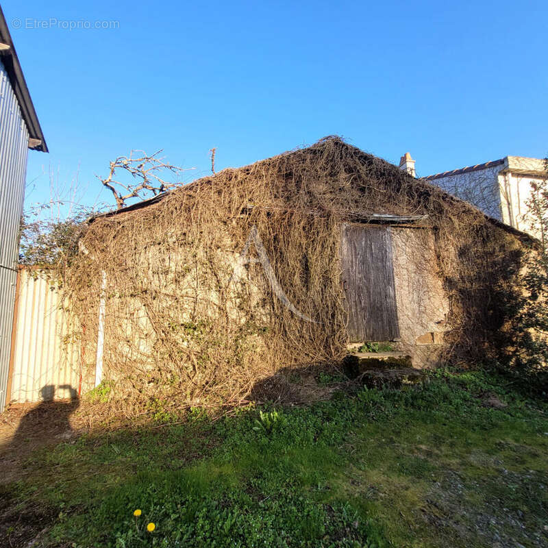 Maison à NIEUL-LE-DOLENT