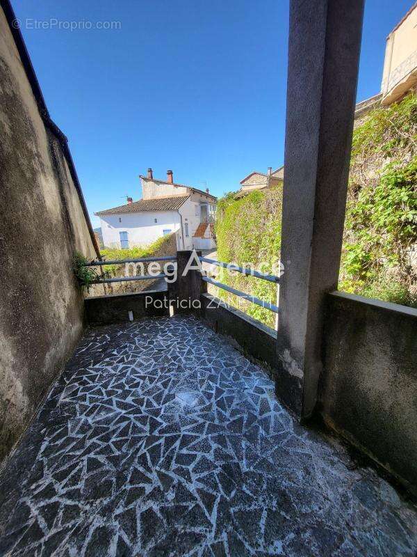 Appartement à SAINT-BRES