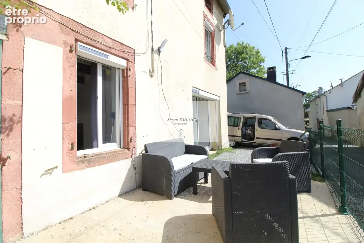 Maison de village avec terrain constructible, calme, terrasse et beau potentiel - photo 2