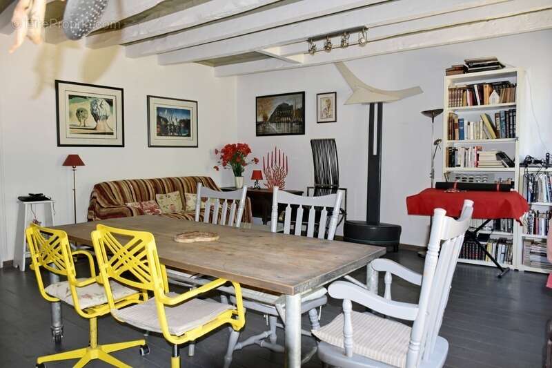 Maison en pierres, 2 chambres avec jardin - photo 3