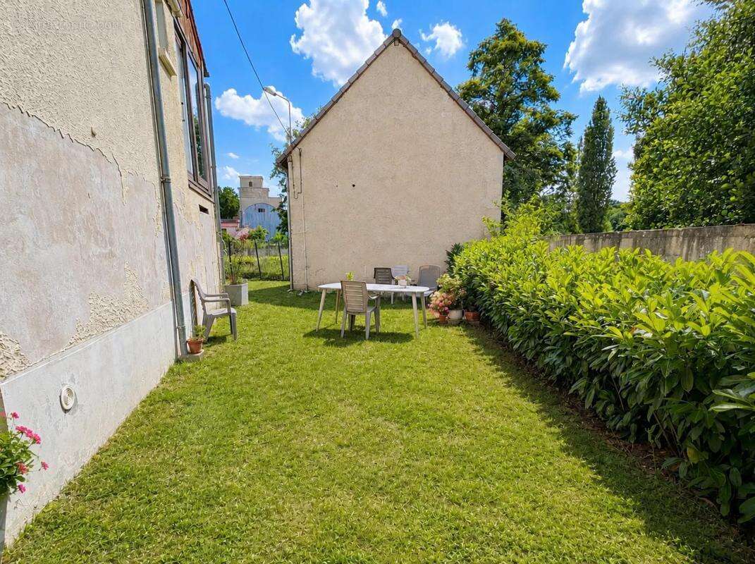 Le Châtelet - Propriété de caractère avec gîte indépendant 294m2 - photo 2