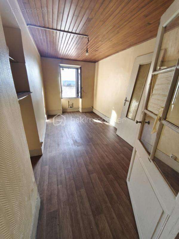 Maison à BEAUREPAIRE