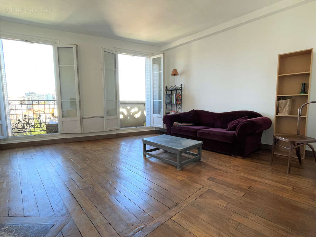 Appartement à LES LILAS
