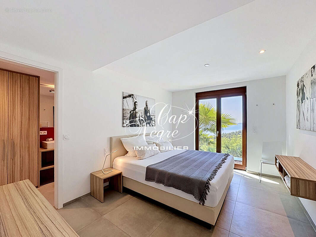Propriété contemporaine avec magnifique vue mer au Rayol - photo 15