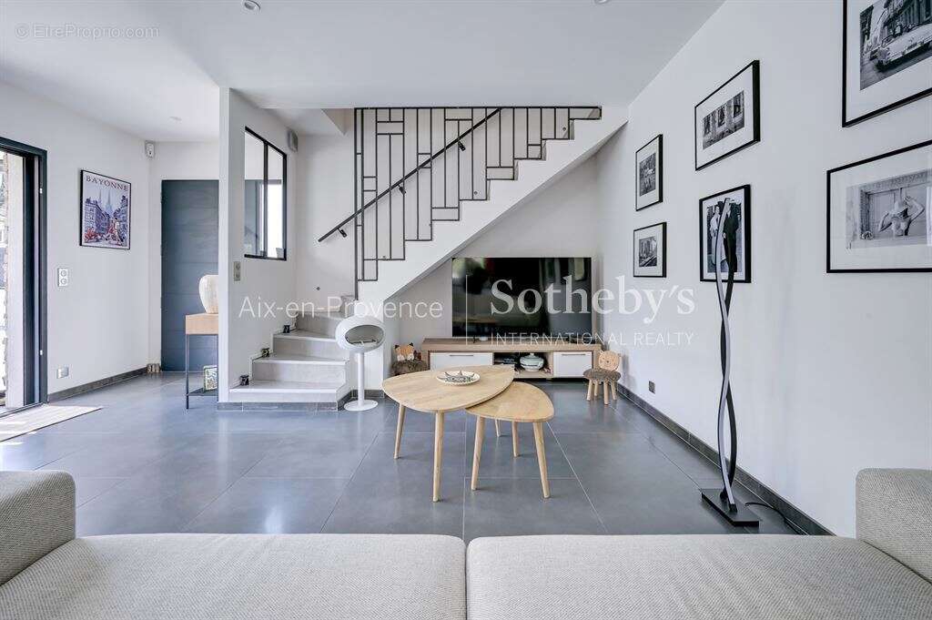 Maison à CABRIES