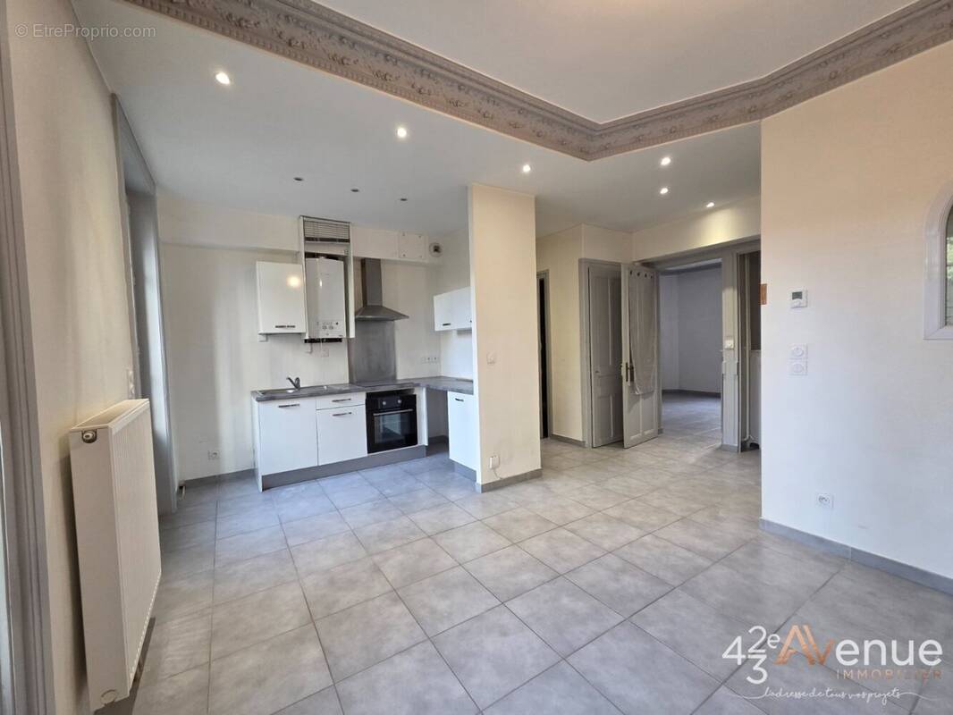 Appartement à SAINT-ETIENNE