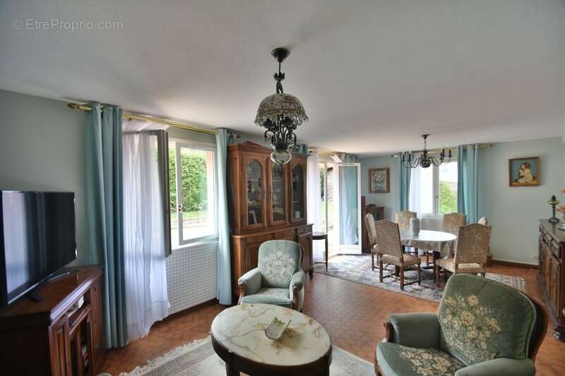 Maison à LA CLAYETTE