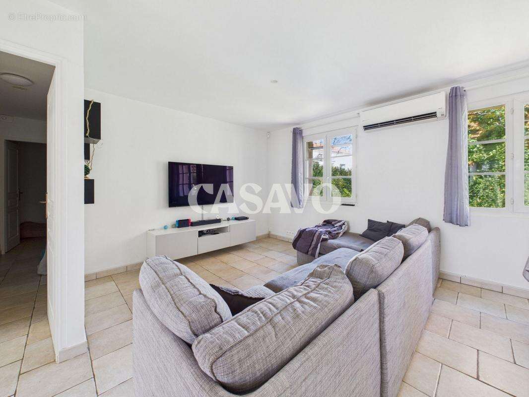 Appartement à PEYROLLES-EN-PROVENCE