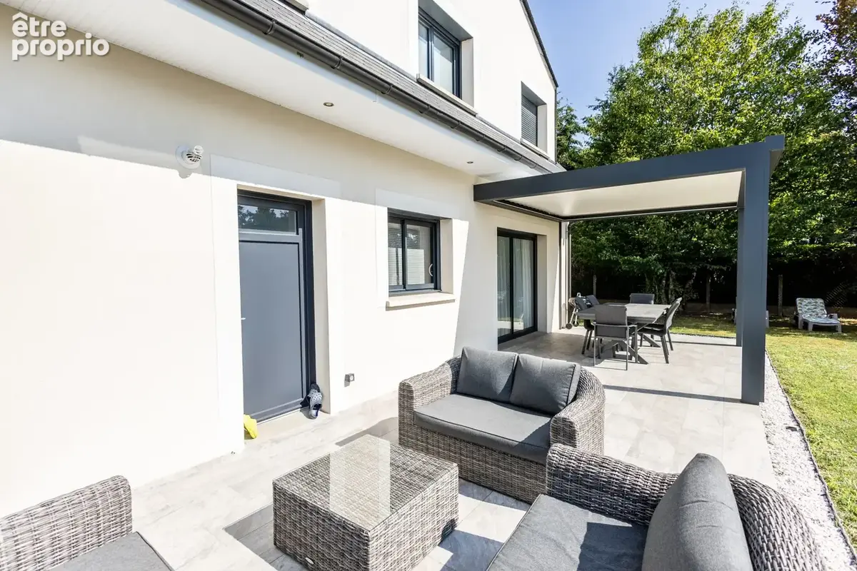 Maison 115 m² à Saint-Denis-De-L'hotel  - photo 2