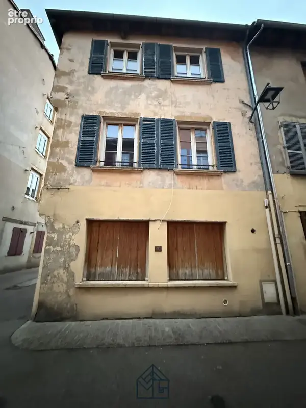 Maison à CHARLIEU