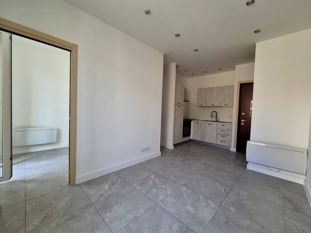 Appartement à VALLAURIS