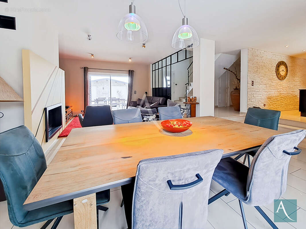 Maison à OLLAINVILLE