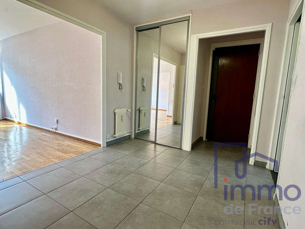 Appartement à SAINT-ETIENNE