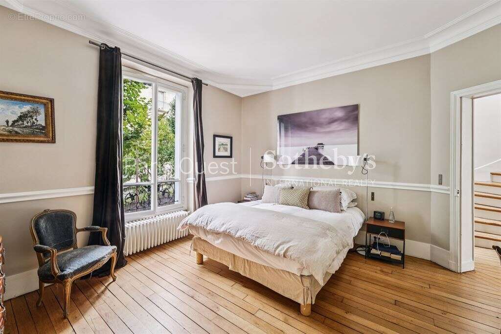 Maison à NEUILLY-SUR-SEINE