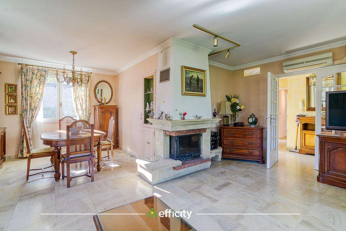 Maison à LA BOISSE