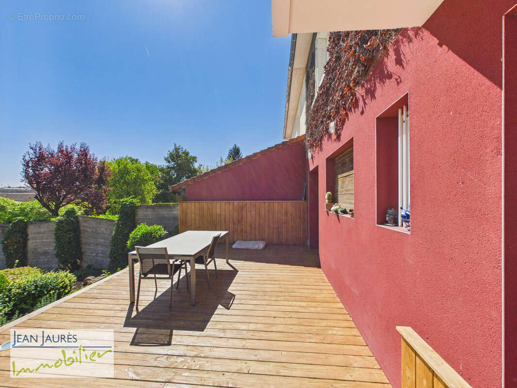 SAINTE-SAVINE   Maison familiale de charme, 4 chambres et beaux volumes ! - photo 15