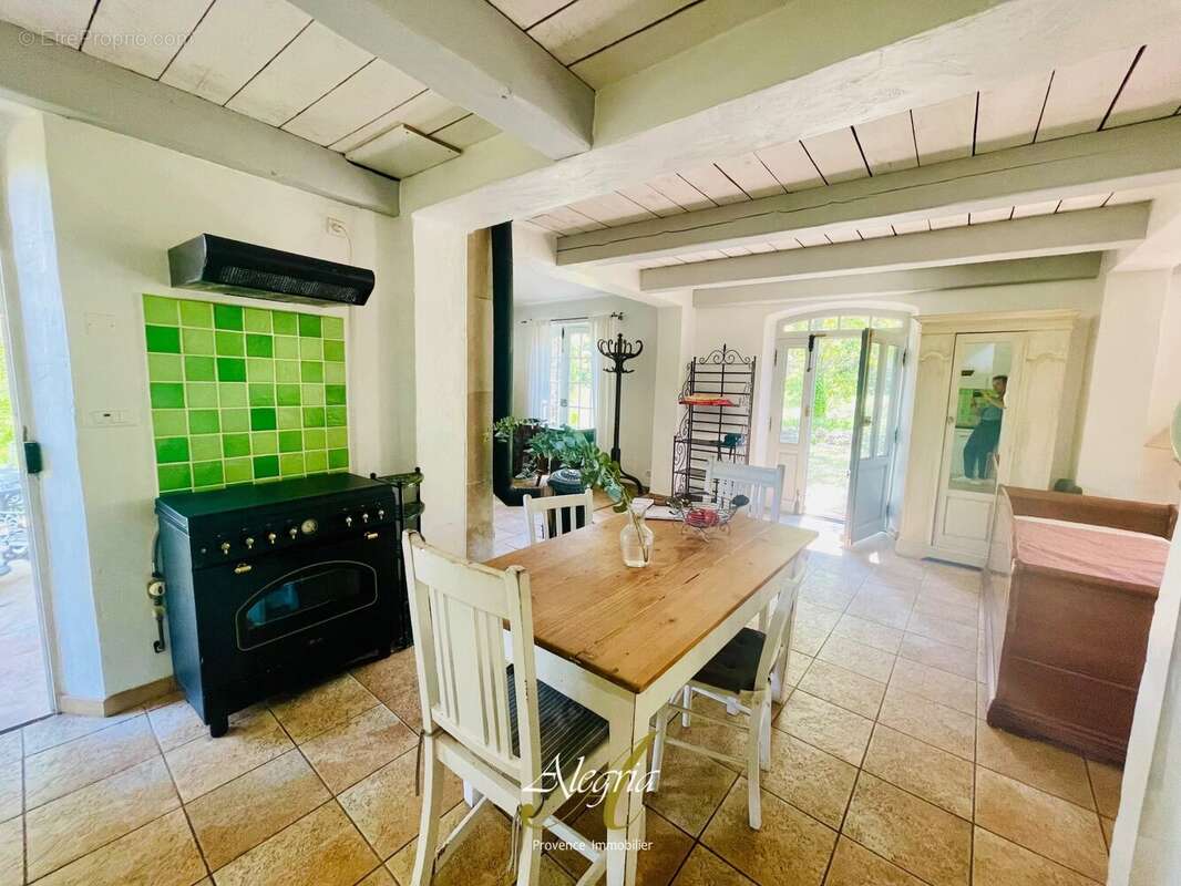 Maison à VILLECROZE