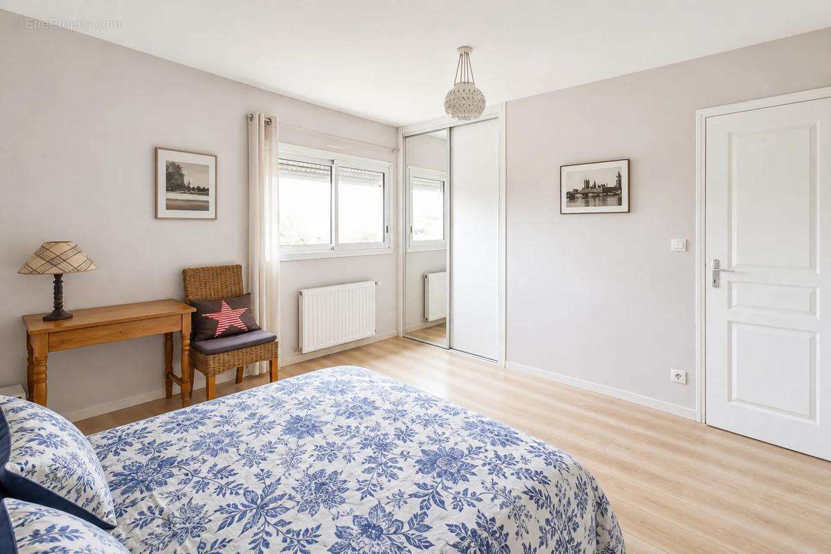 Maison à MONTMAIN