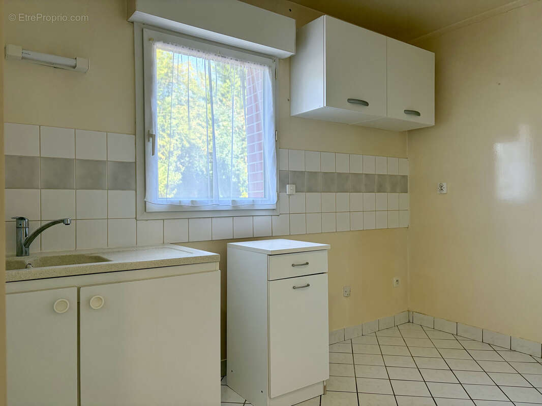 Bois-Guillaume   Appartement F2 libre avec terrasse et parking - photo 2