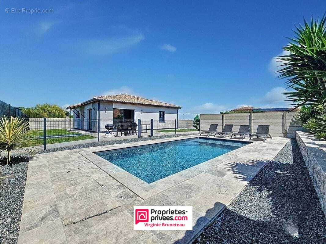 Maison à CUSSAC-FORT-MEDOC