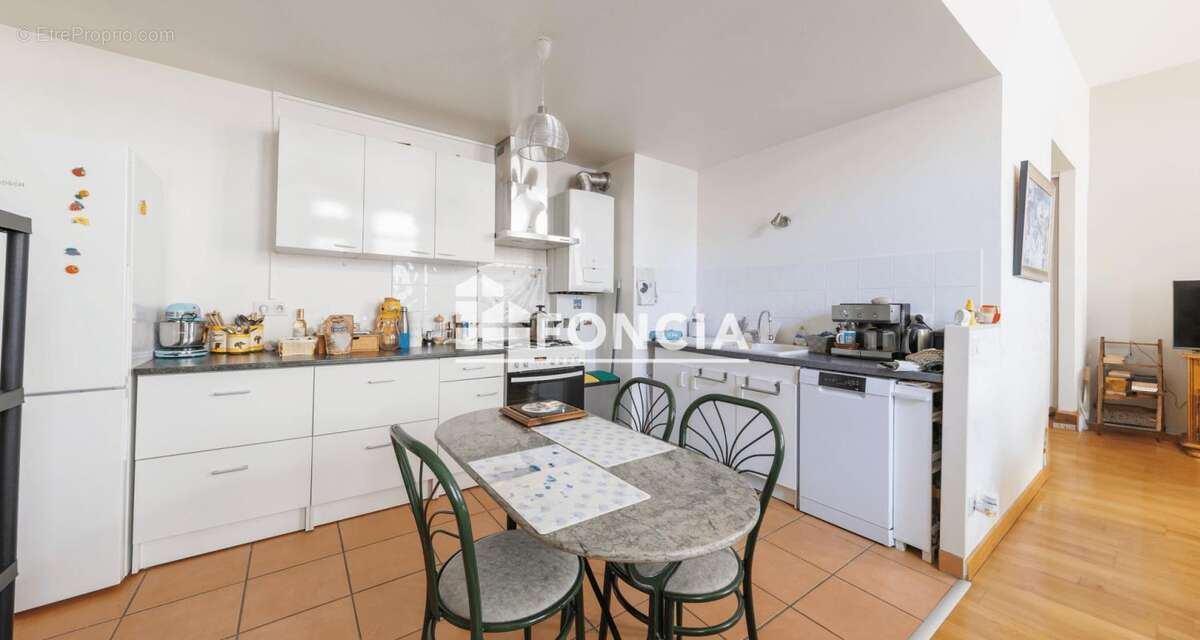 Appartement t2 60 m² en tres bon etat - photo 5