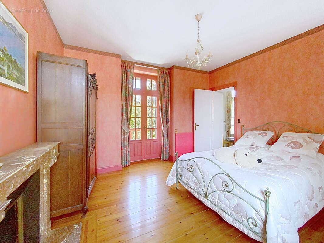 EXCLUSIVITE - VARAVILLE -  Proche mer. Villa Anglo-Normande d'exception et son parc. - photo 11