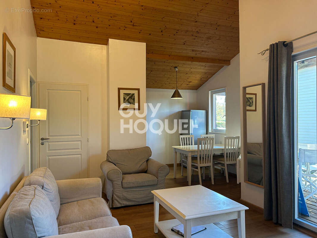 Maison à PARENTIS-EN-BORN