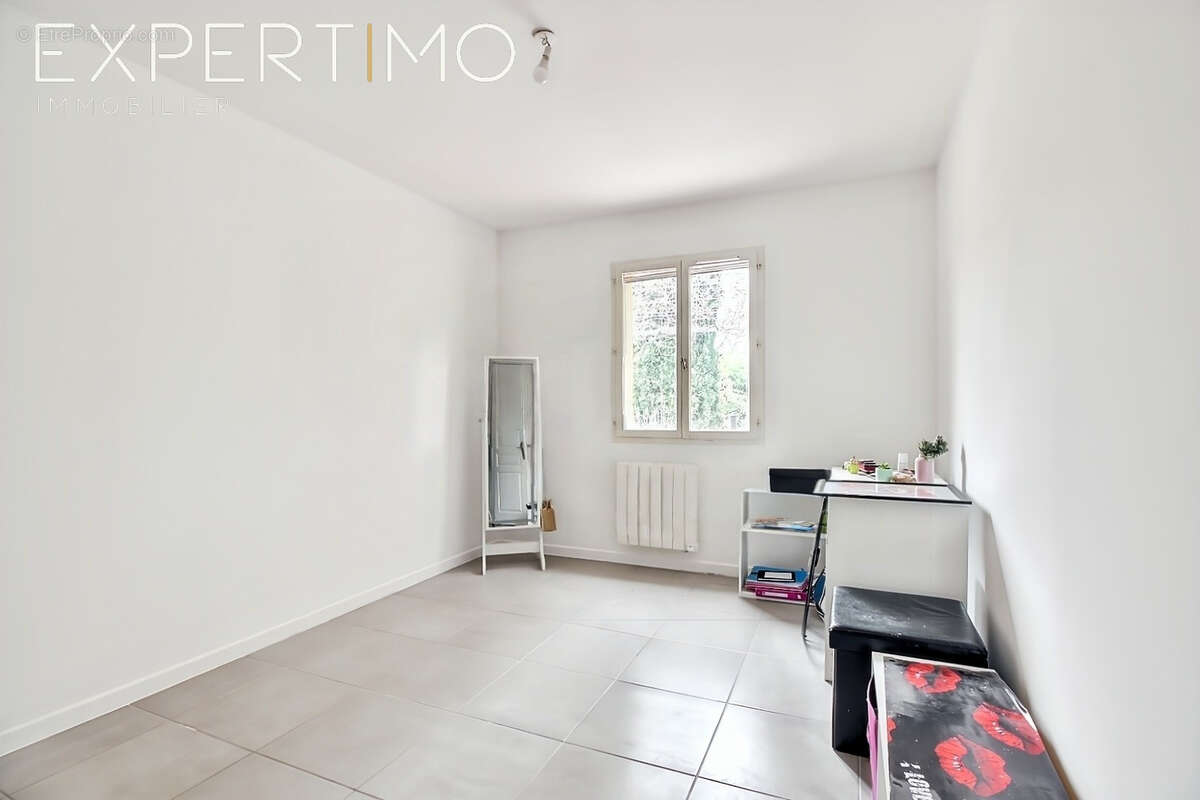 Pourrières : Maison T5 de Plain-Pied avec Piscine et Grand Jardin au Calme - photo 14