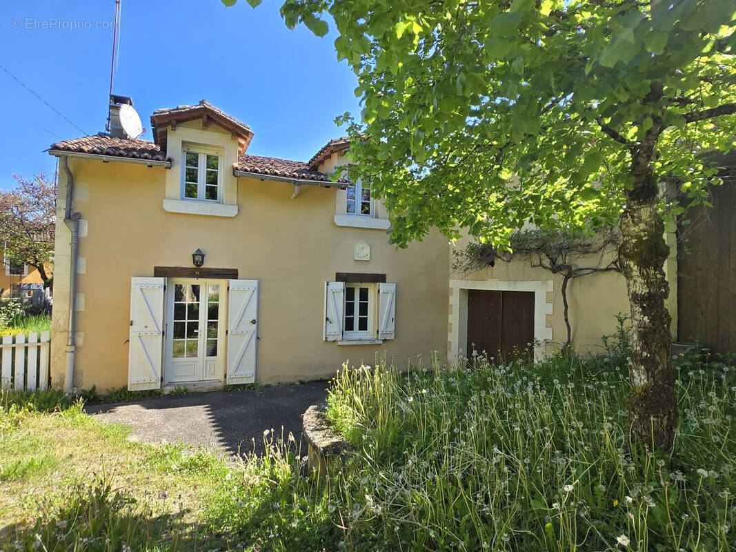 Maison à GRUN-BORDAS