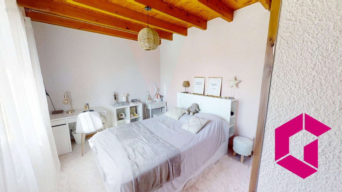 Maison à AUGEROLLES