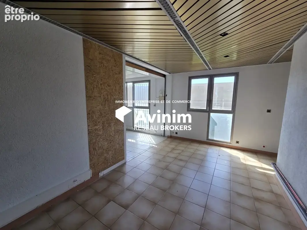 Commerce 305 m² à Oyonnax  - photo 9