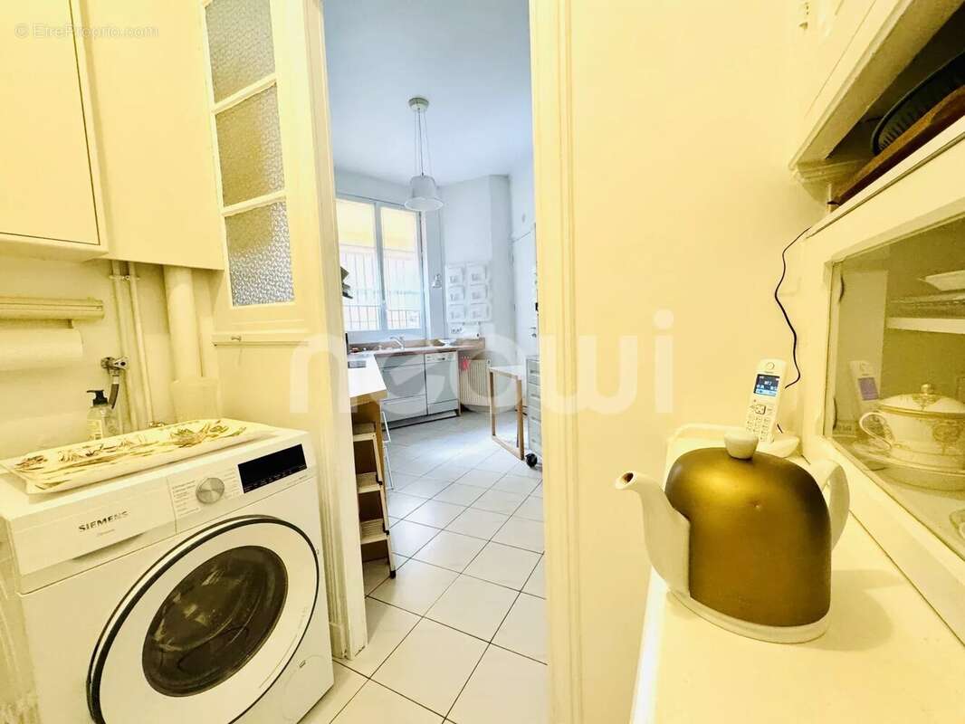 Appartement à PARIS-17E