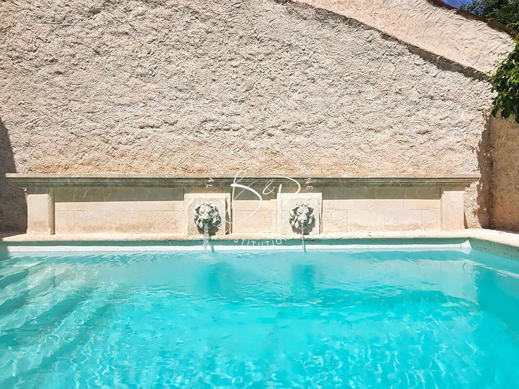 Maison à ENTRECASTEAUX