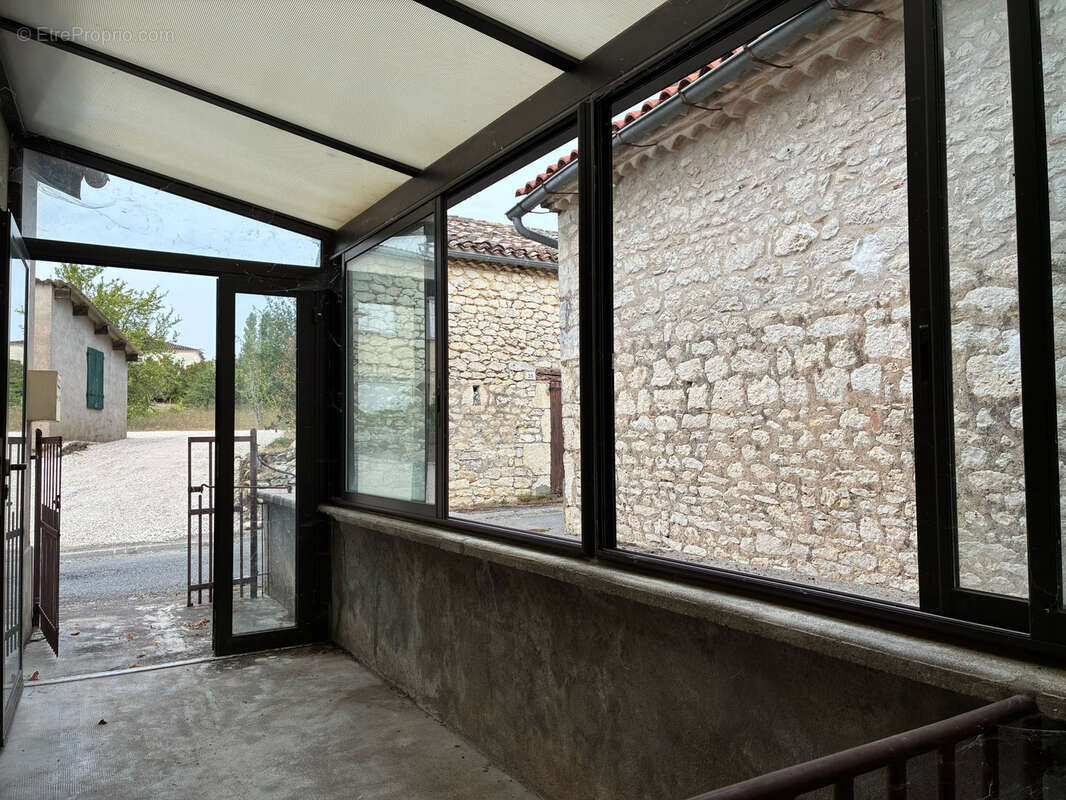 Maison à CASTELNAU-MONTRATIER