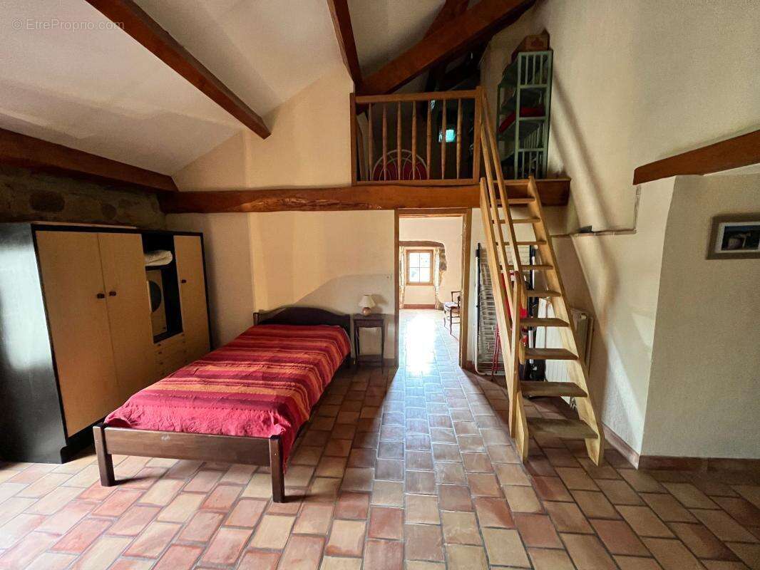 Maison à SAINT-PIERRE-SAINT-JEAN