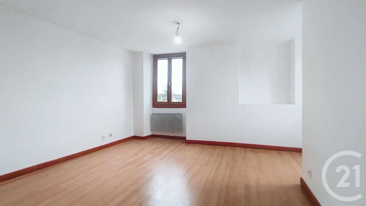 Appartement à BRIE-COMTE-ROBERT