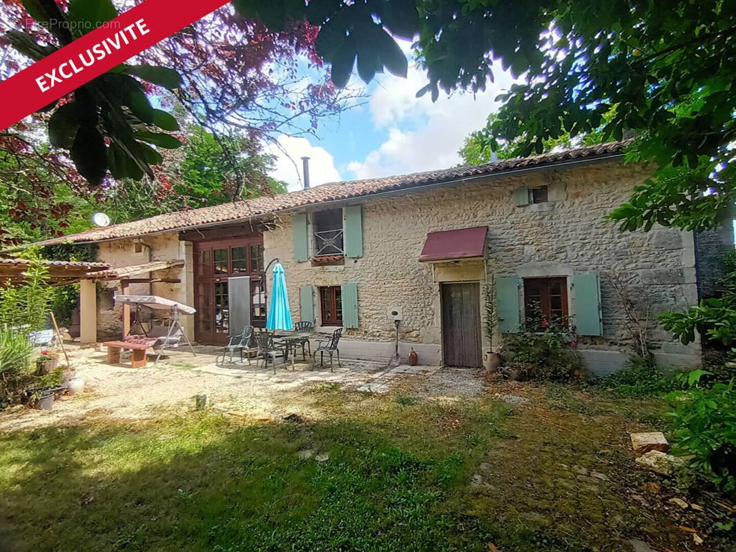 Maison à COUHE