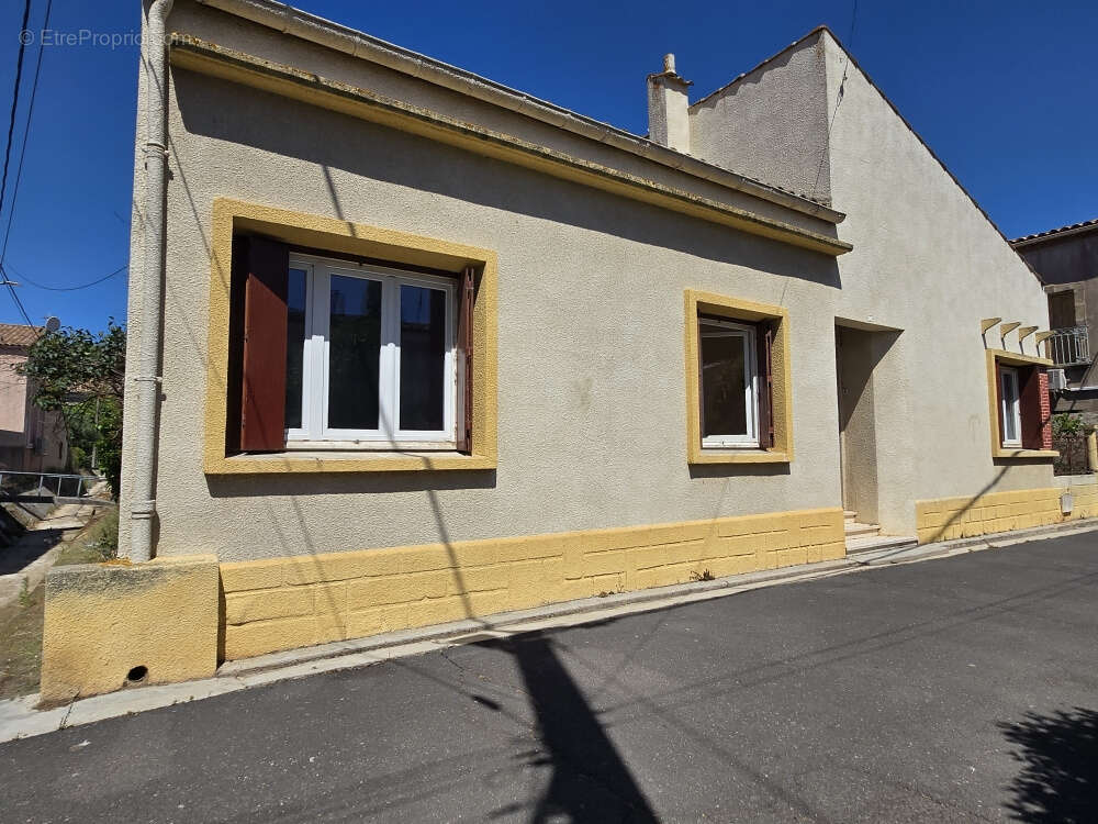 Lézignan La cebe maison plain pied à restaurer avec jardin - photo 2
