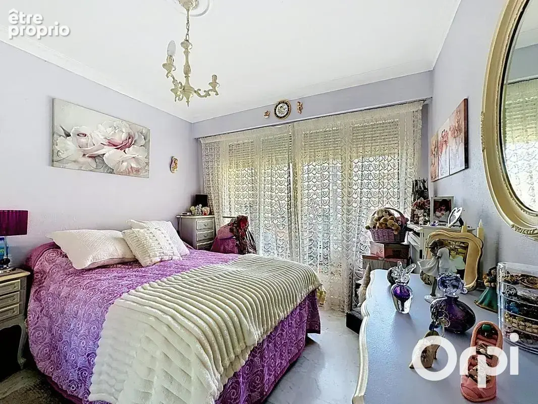 Saint-Roch - VIAGER OCCUPE - 2p 42 m² en étage élevé avec vue dégagé et cave - photo 3