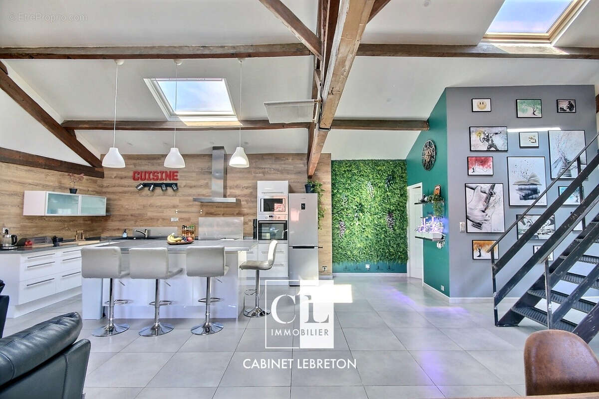 Appartement à MARSEILLE-11E