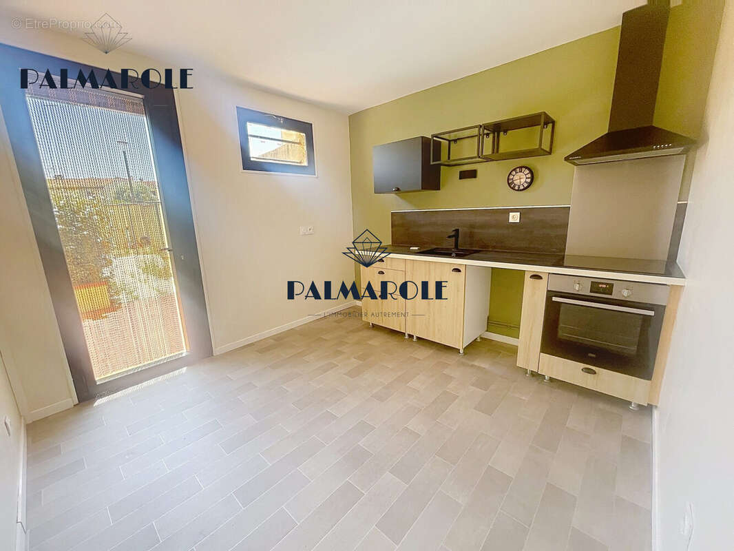 Maison 92 m² à Saint-Esteve  - photo 7