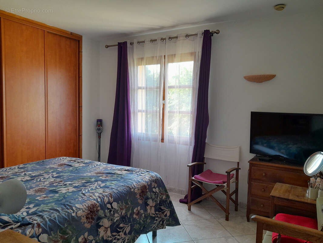 Maison de plain pied sur sous sol complet.. - photo 10