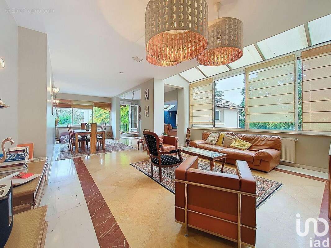 Photo 6 - Commerce à LES MUREAUX